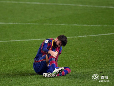 巴塞罗那后卫皮克右膝内侧副韧带扭伤