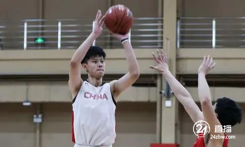 官方：NBA发展联盟灯光队正式签约中国青年球员曾凡波
