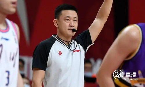 中国篮球协会：叶楠和魏国梁在国际篮联体能测试中作弊，将取消其国家裁判资格