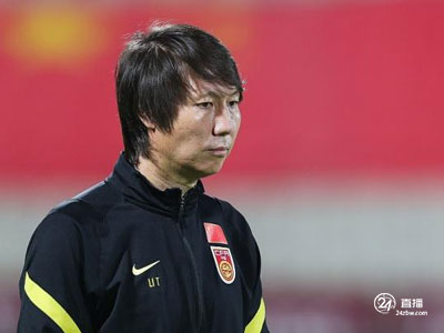 足协官员：李铁同意辞去男子足球队主教练职务，李小鹏被任命为国家足球队新任主教练