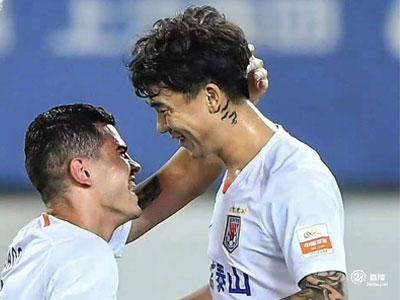 贾德松和孙准和破门，奥斯卡失分，山东泰山2-0击败上海港