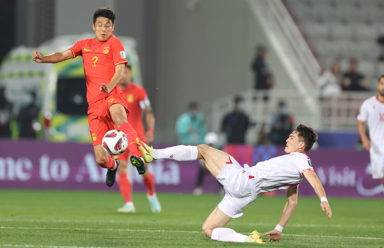 亚洲杯：朱辰杰进球被吹捧为中国国足首场比赛，00战平塔吉克斯坦