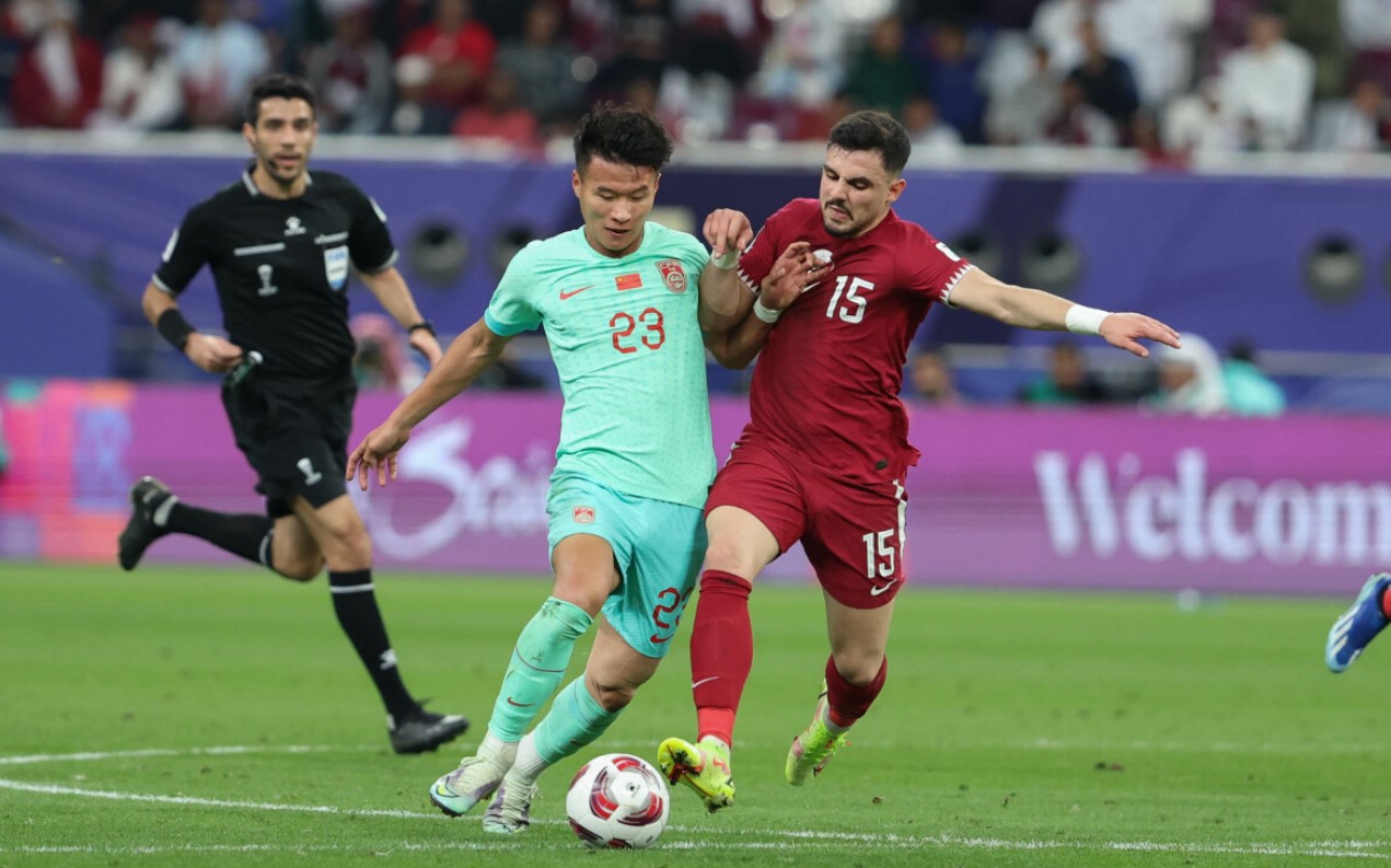 中国国家足球队最新国际足联排名跌至第86位，超过亚洲巴林_