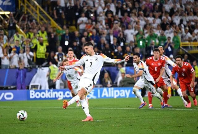 【欧洲杯】哈弗茨主罚穆西埃拉点球破门，德国2-0战胜丹麦
