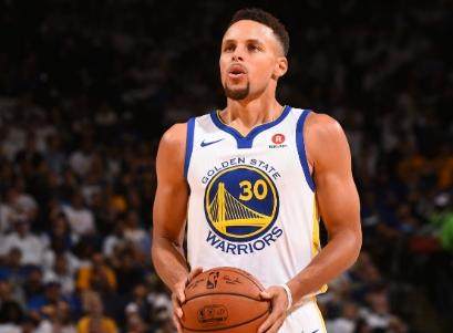 时隔17年，库里终于享受到了MVP应有的待遇