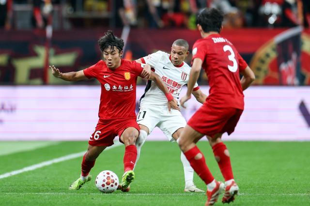 罕见的！中超刮起“西南风暴”成都云南重庆称霸前三